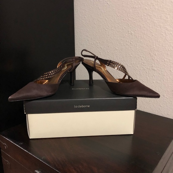 Liz Claiborne.  Size 6. Brown satin heels - Picture 3 of 7